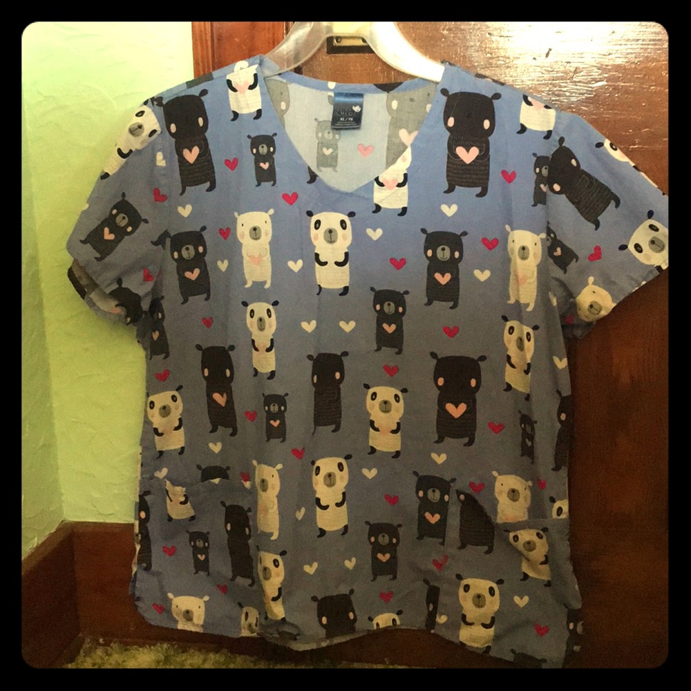 ‼️Super cute scrub top with bears and hearts‼️